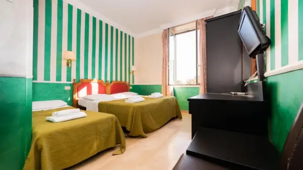 Hotel Center 3 7